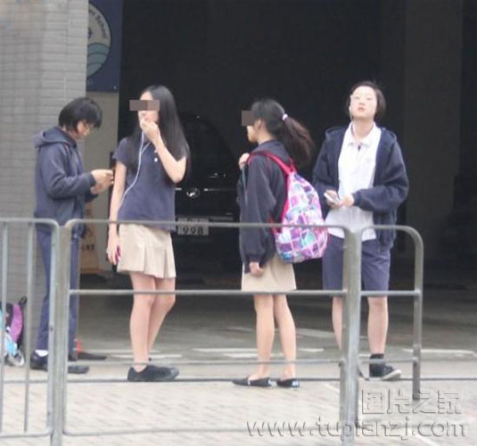 ڸڼѽ׿ҲҪ糣ѧý屨47Լ3룬׿Ůͬѧ߳ѧУ⺮ѣС׿ֵϲʱչ¶Цݡ