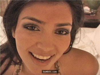KardashianʵŮţһ֪ģض£عǰѵİӰƬһҹ졣˹Ŀ࿴Ĳò鷢һҲţӰƬİȨۿӰƬ˱븶̨600Ԫſɹۿǳҵͷԡ 𣬾˰ɣԣпƬеŮǾδ̡